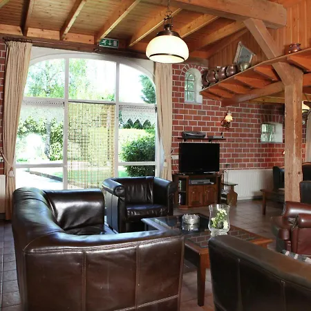 בית נופש Detached Farmhouse With Play Loft Neede