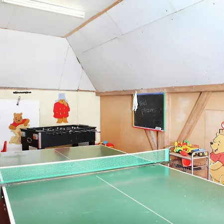 בית נופש Detached Farmhouse With Play Loft *