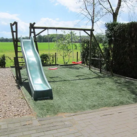 בית נופש Detached Farmhouse With Play Loft